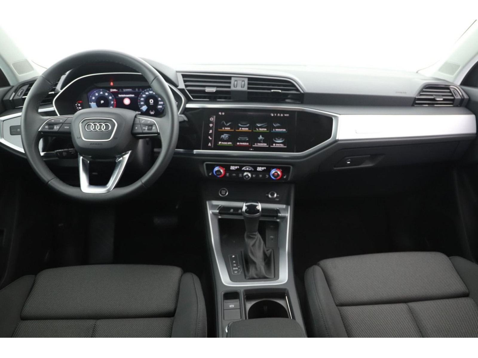 Audi - Q3_9