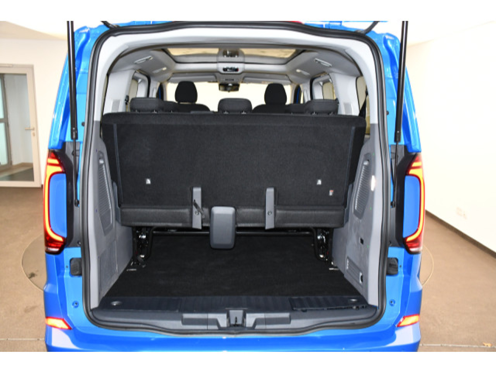 Volkswagen - T7 Caravelle_14