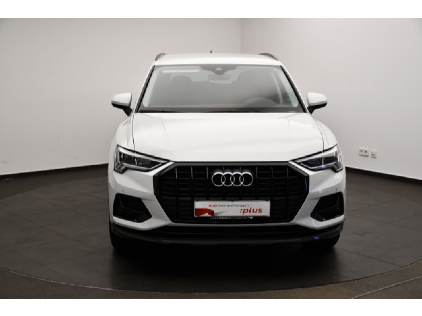 Audi - Q3_19