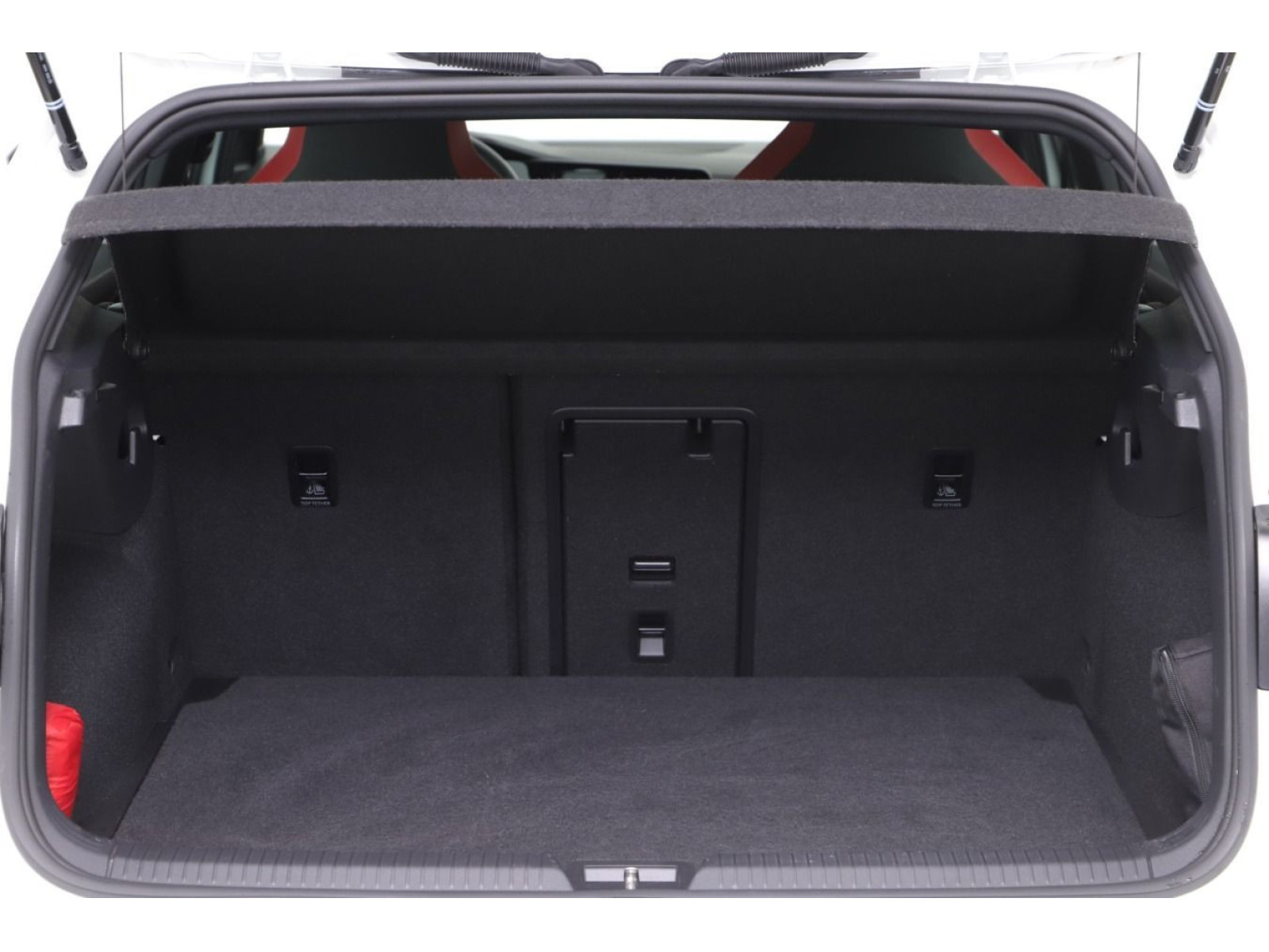 Volkswagen - Golf GTI_13
