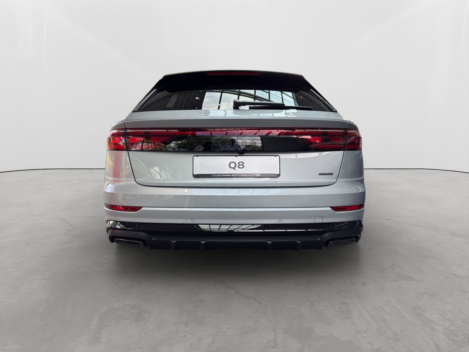Audi - Q8_4