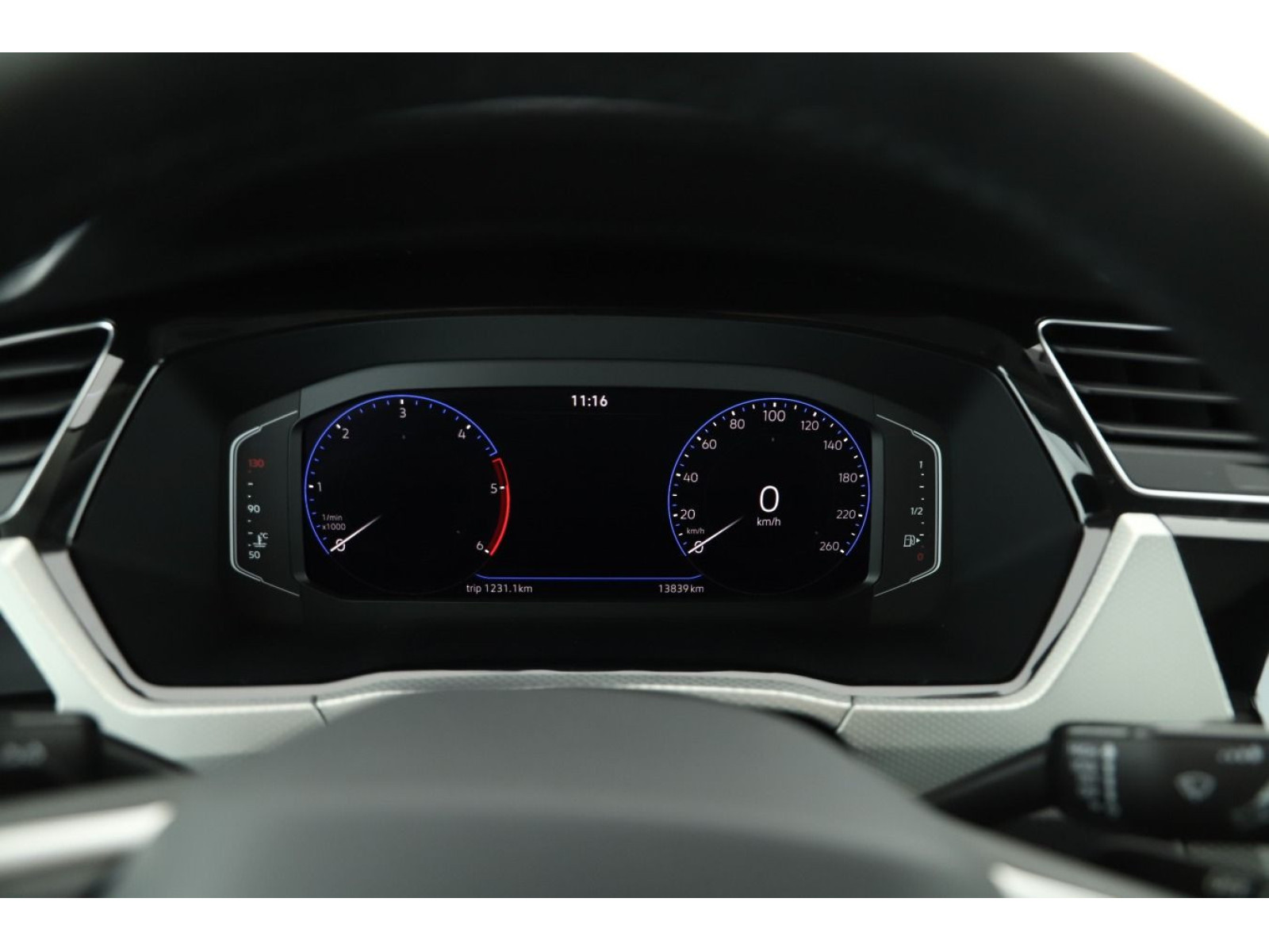 Volkswagen - Touran_9
