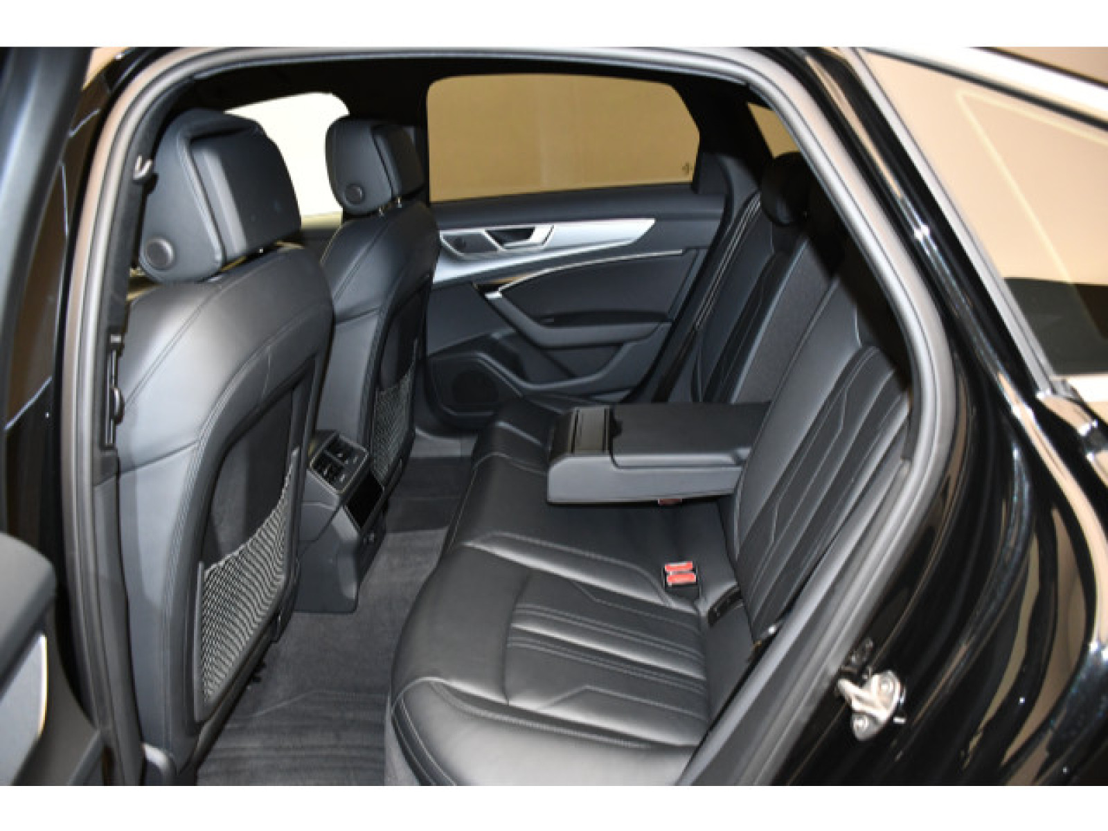 Audi - A6_10