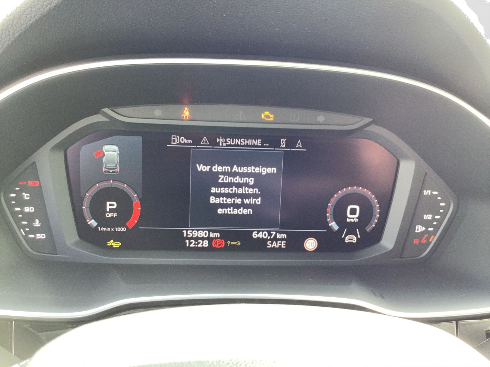 Audi - Q3_12