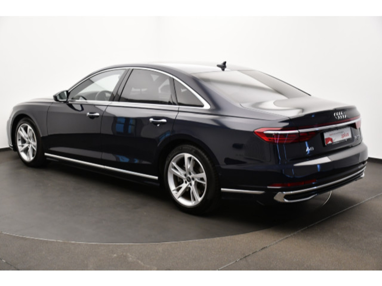 Audi - A8_16