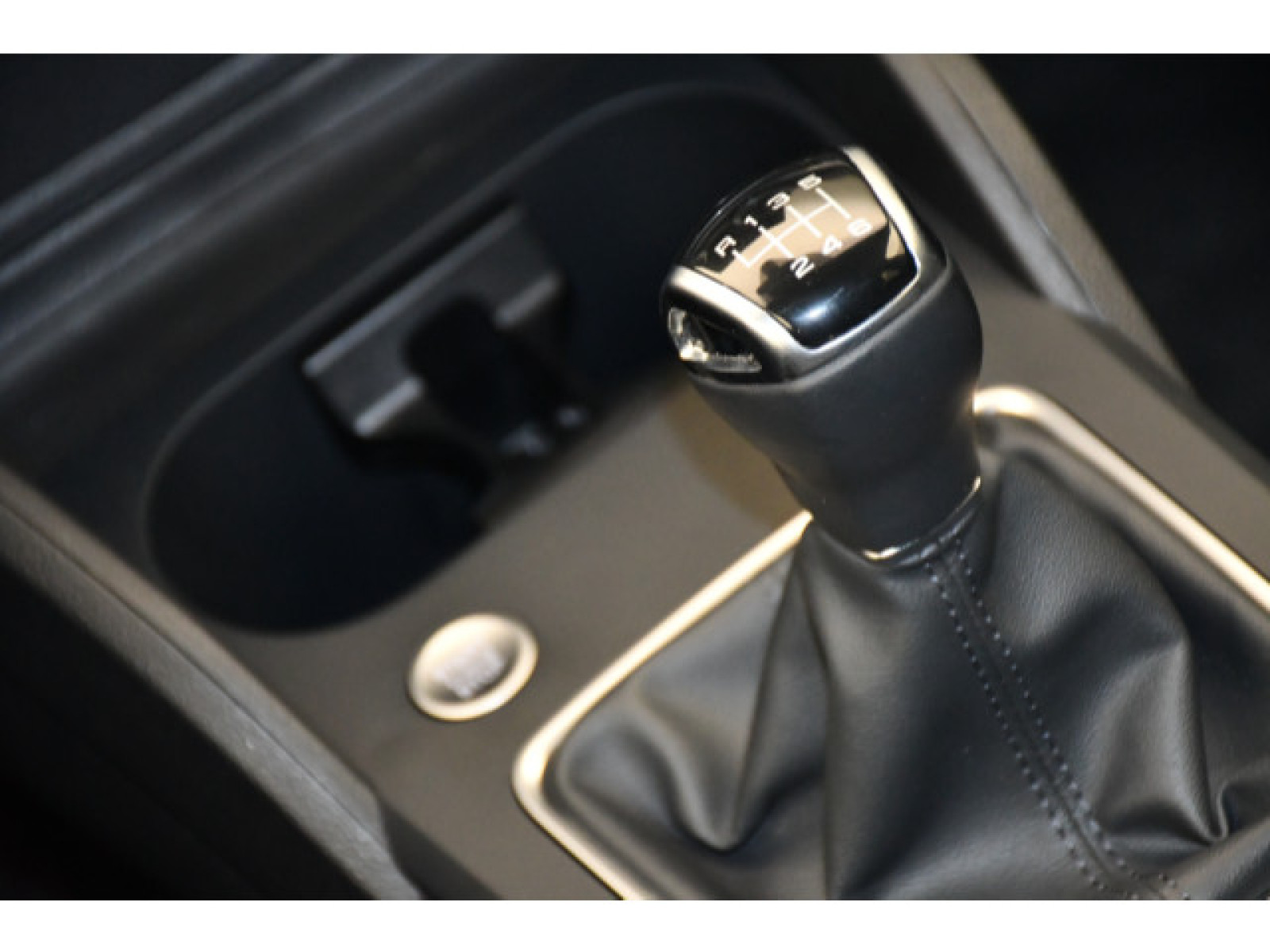 Audi - Q2_9