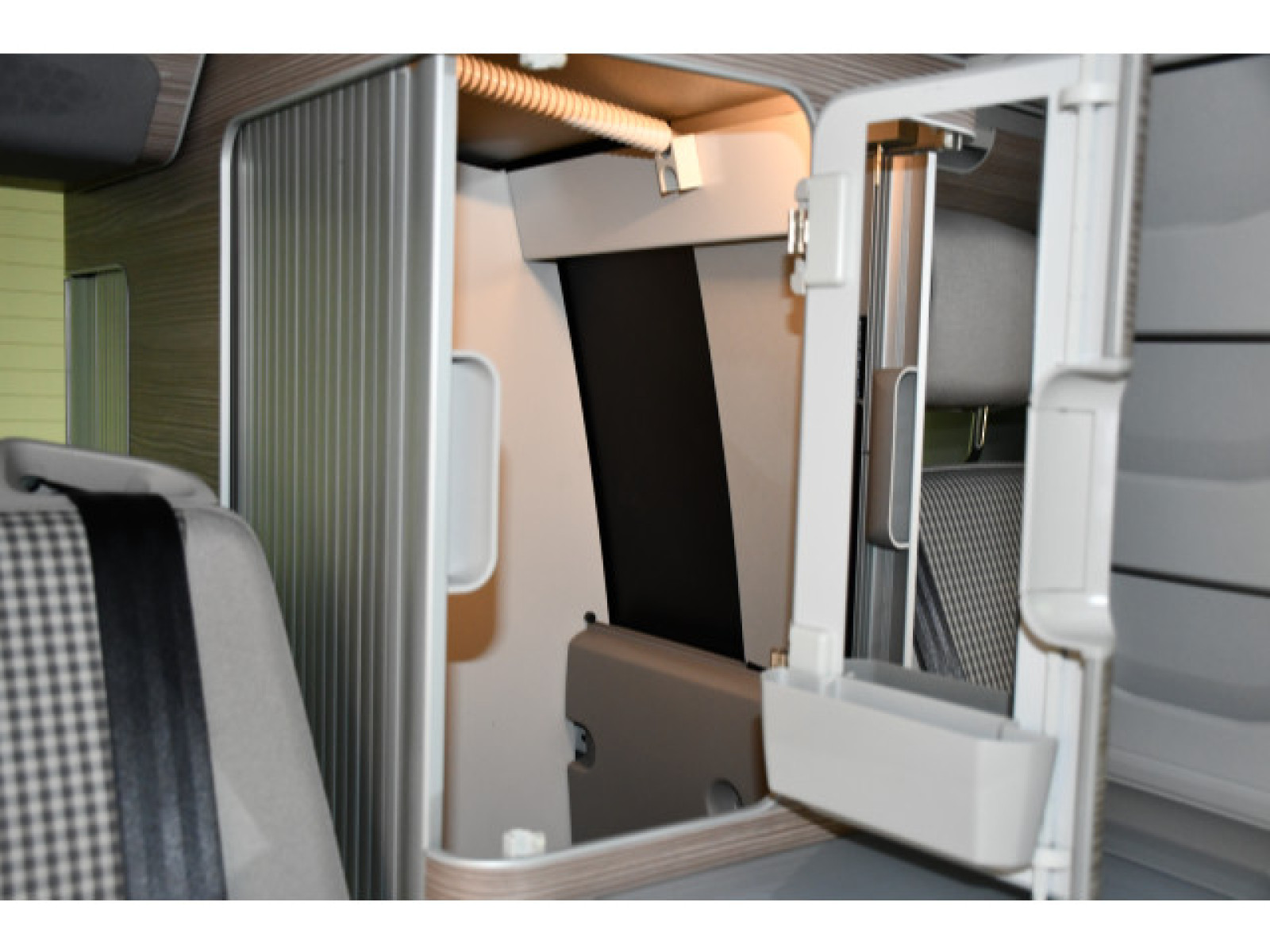 Volkswagen - T6 California_11