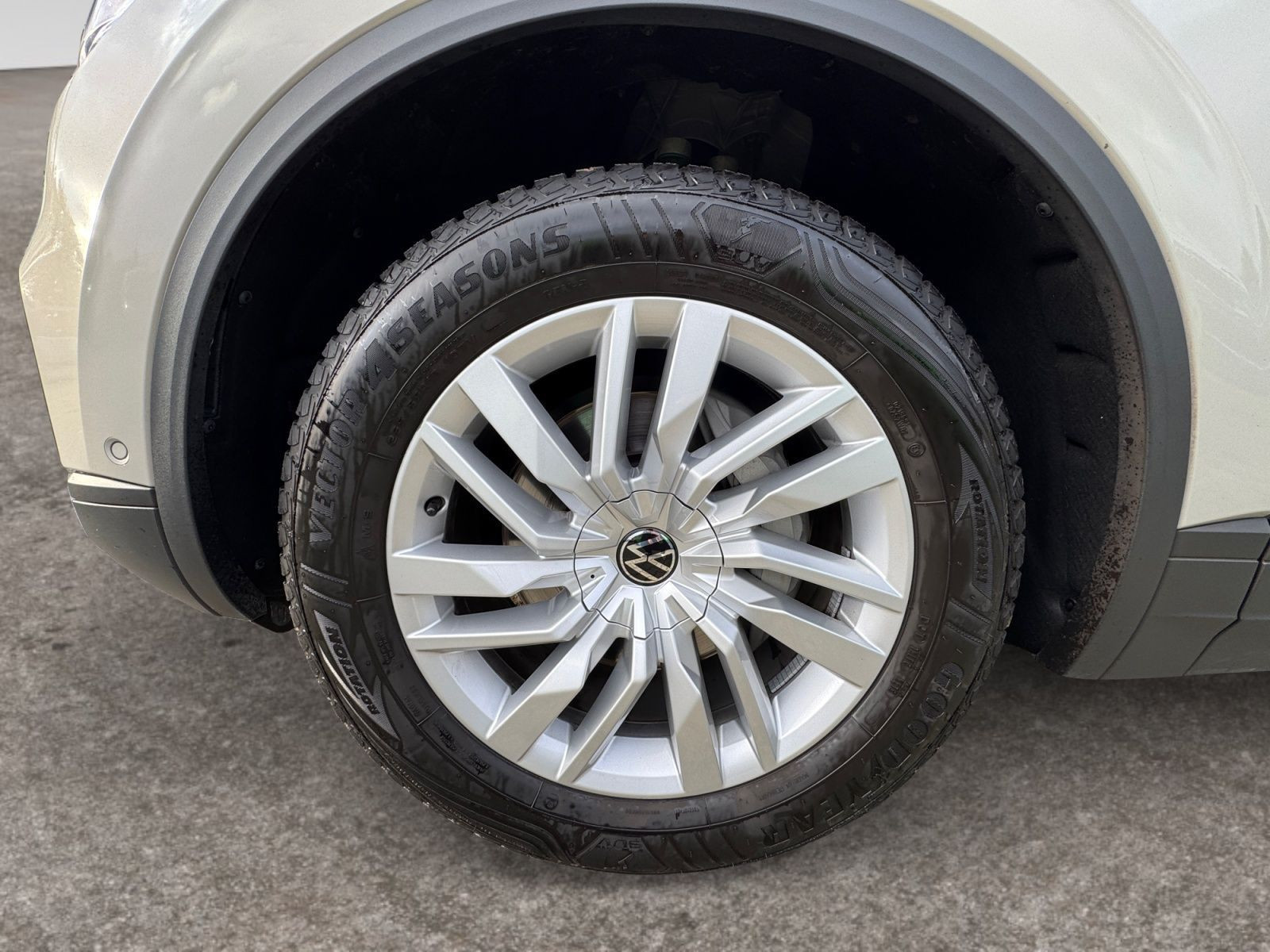 Volkswagen - Touareg_16
