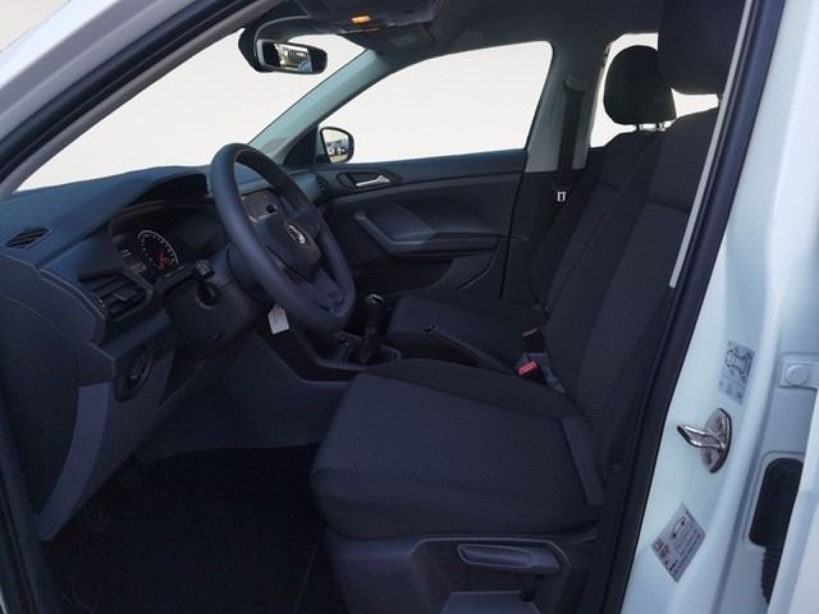 Volkswagen - T-Cross_7