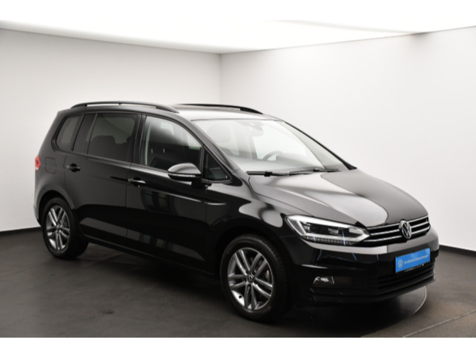 Volkswagen - Touran_15