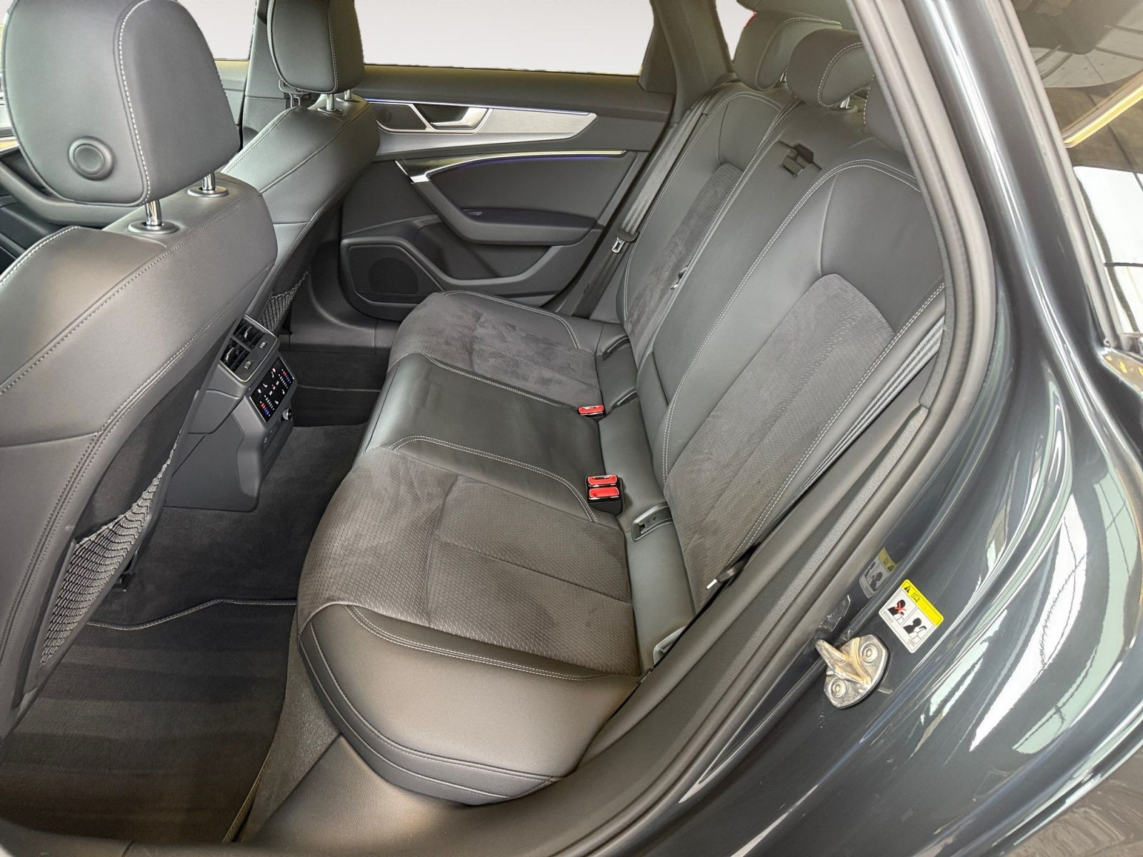 Audi - A6_16
