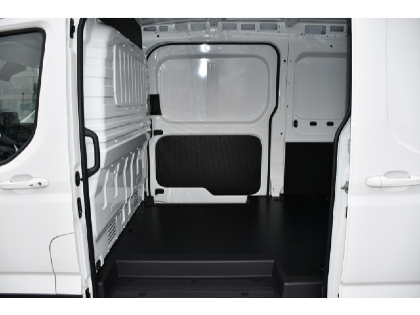 Maxus - eDELIVER 9_9