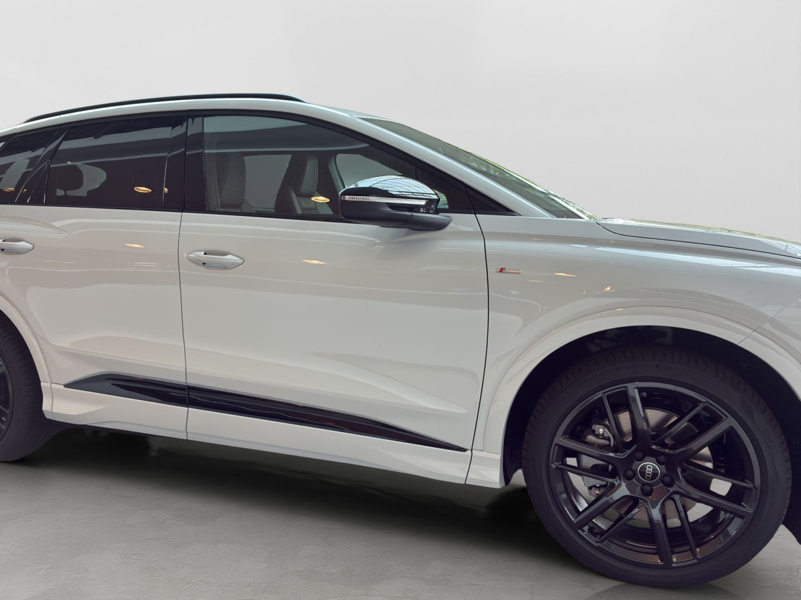Audi - Q4 e-tron_6