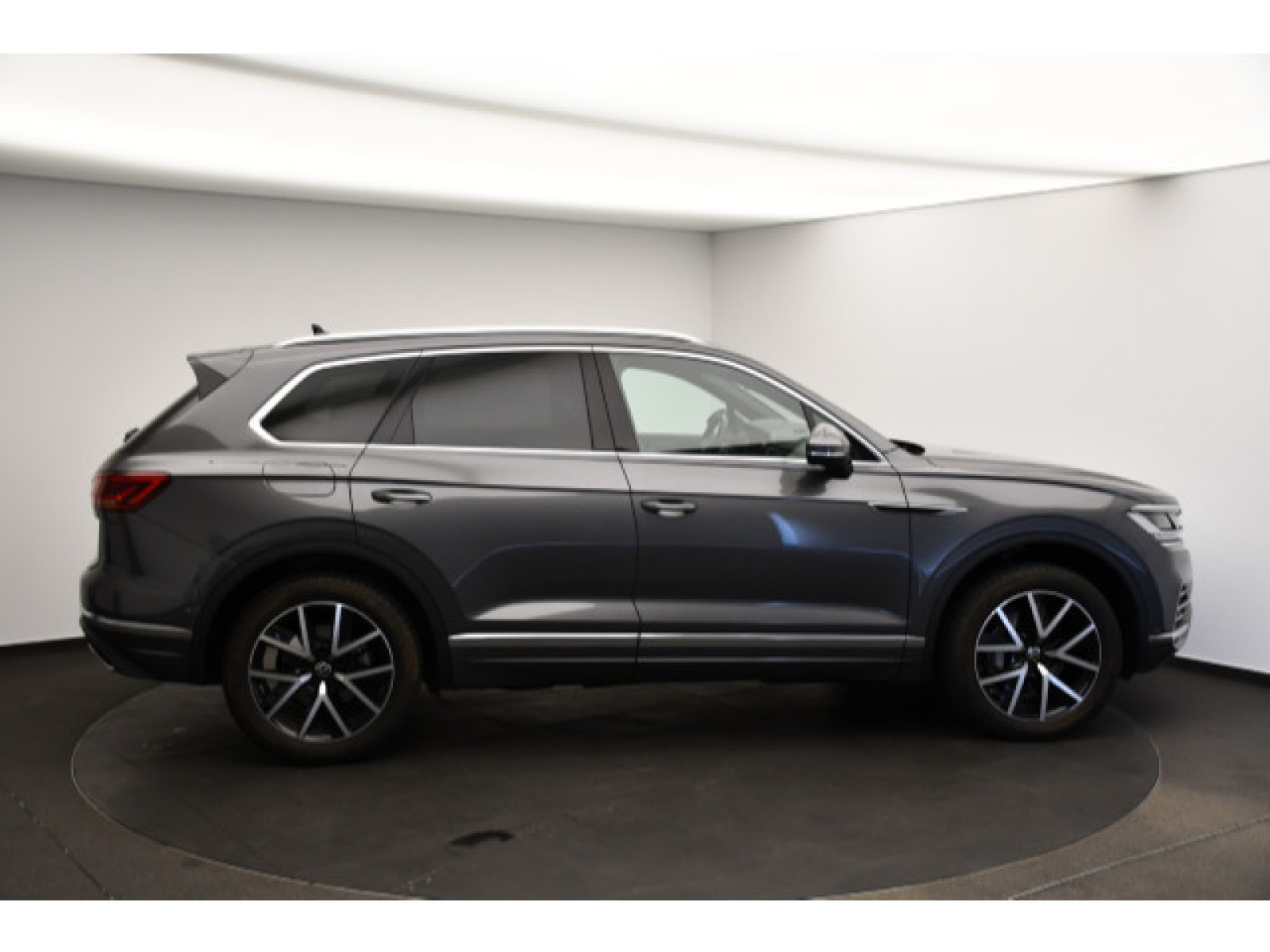 Volkswagen - Touareg_17