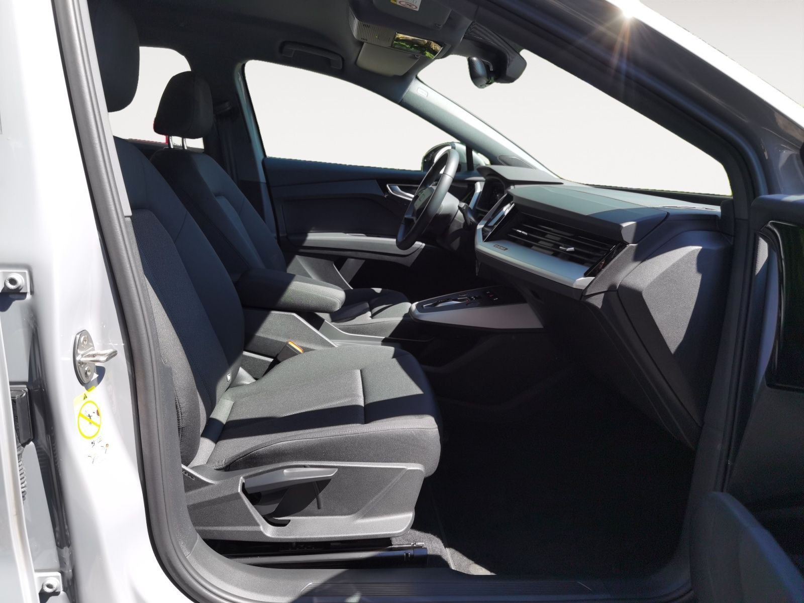Audi - Q4 e-tron_17