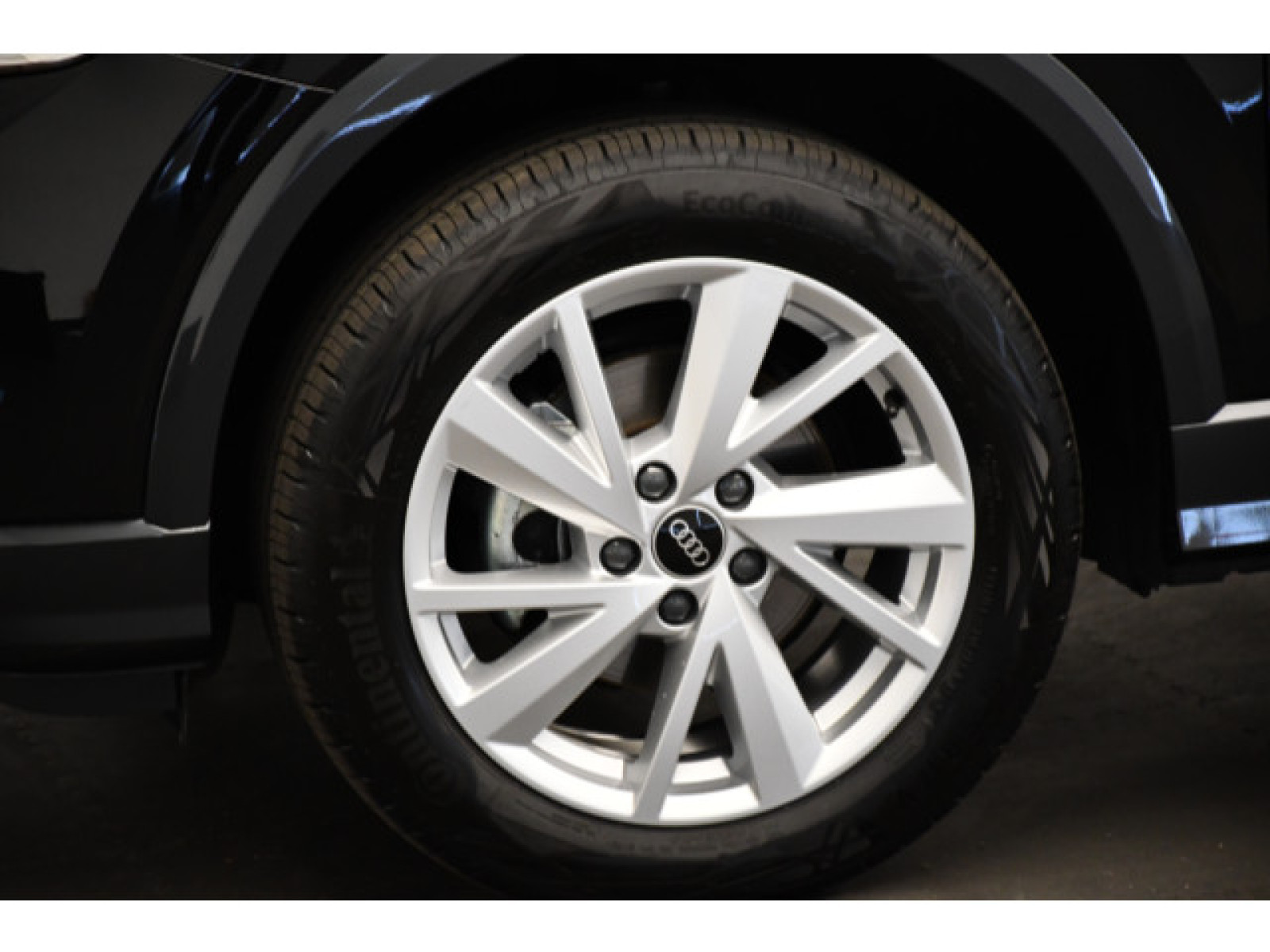 Audi - Q2_15