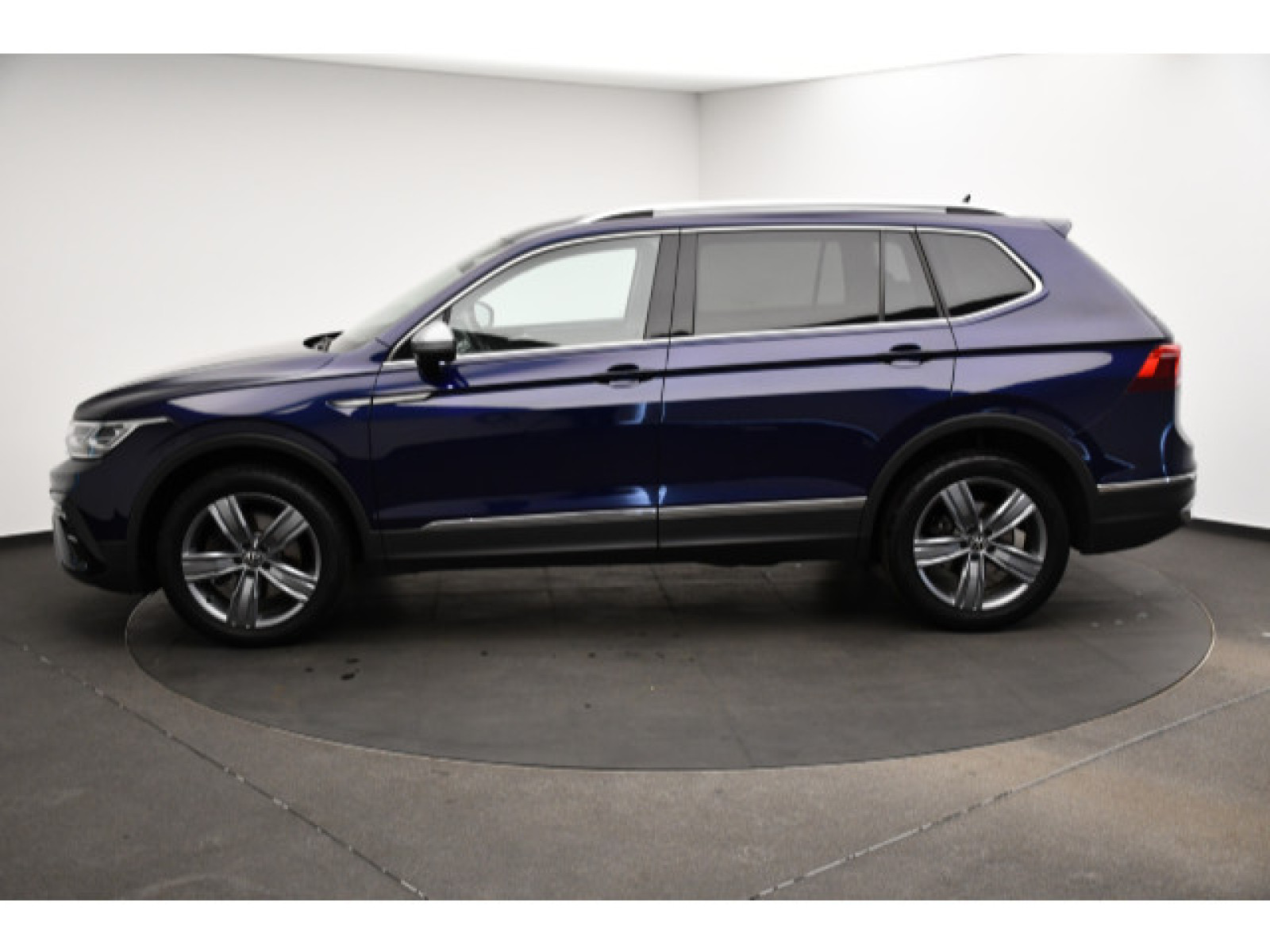 Volkswagen - Tiguan Allspace_16