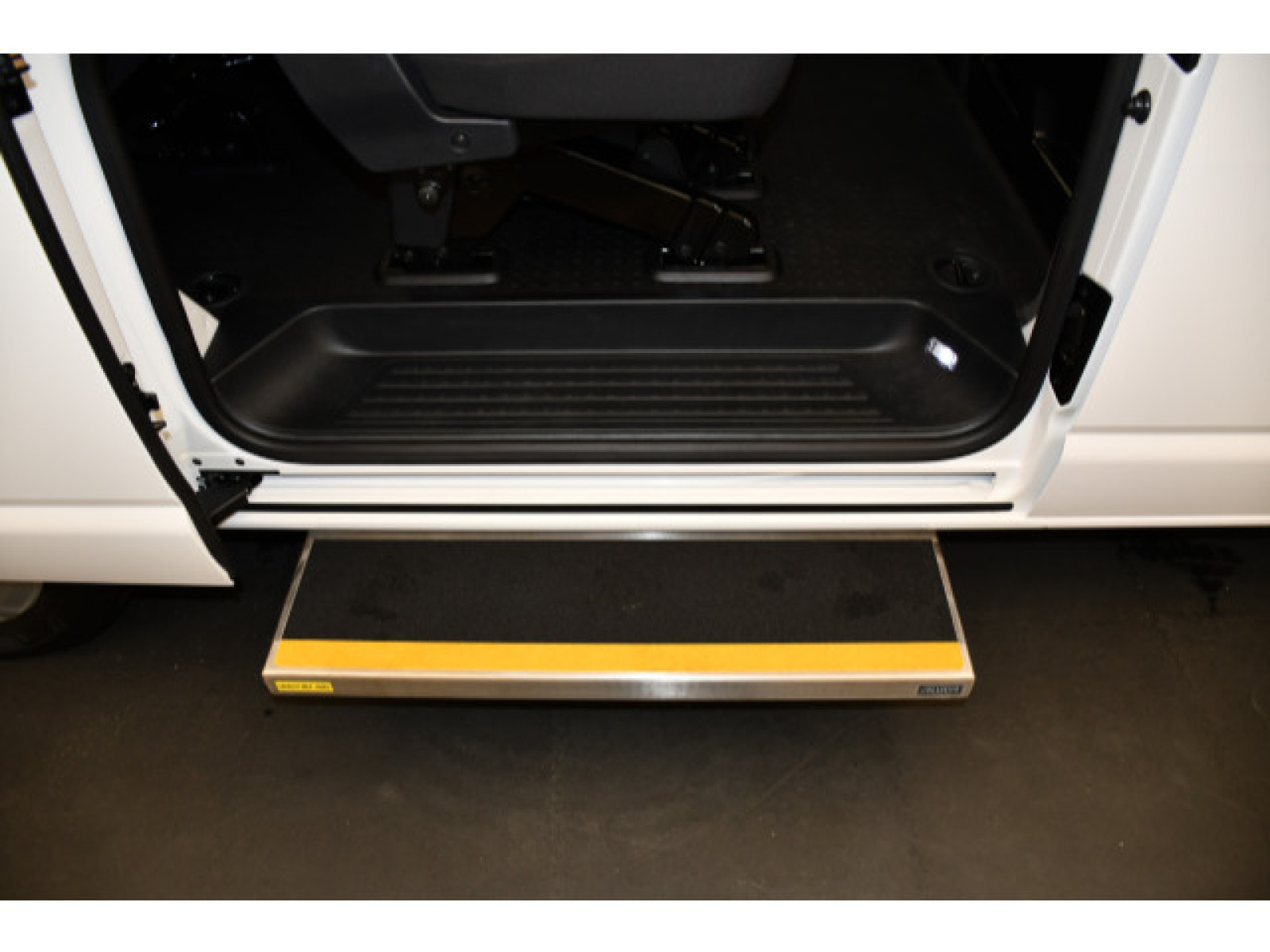 Volkswagen - T6.1 Caravelle_8