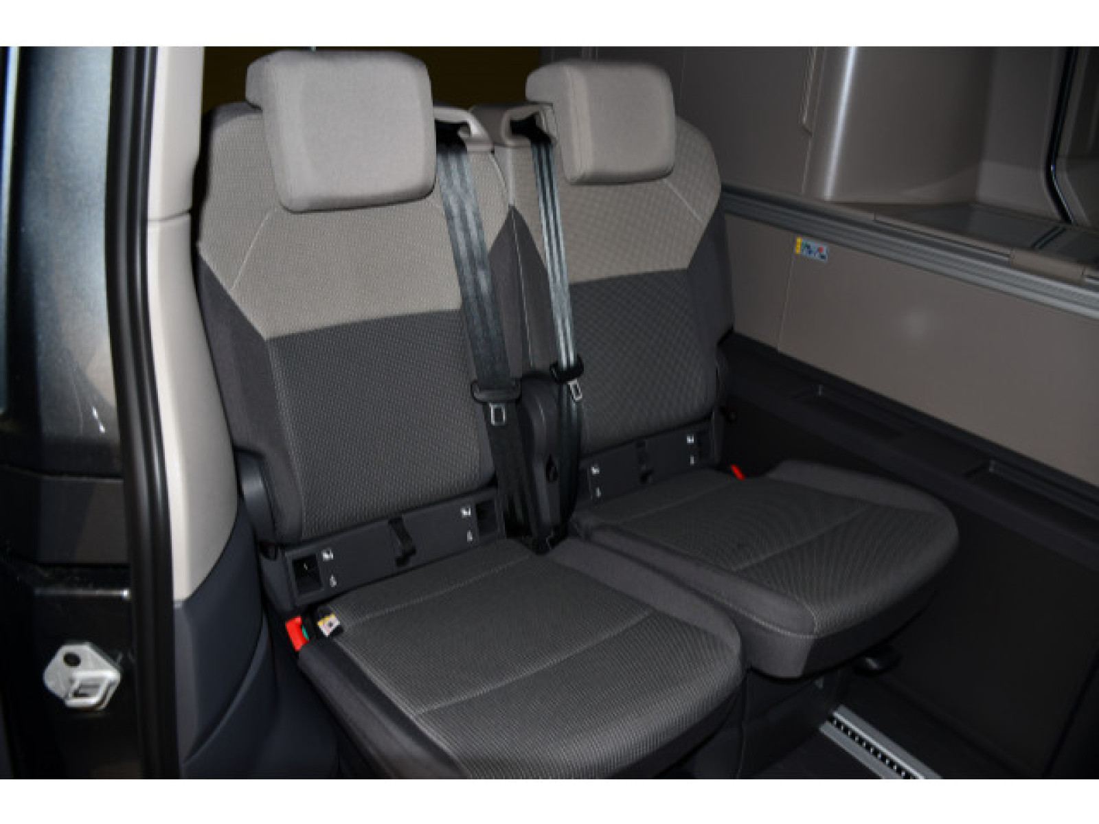 Volkswagen - California_14