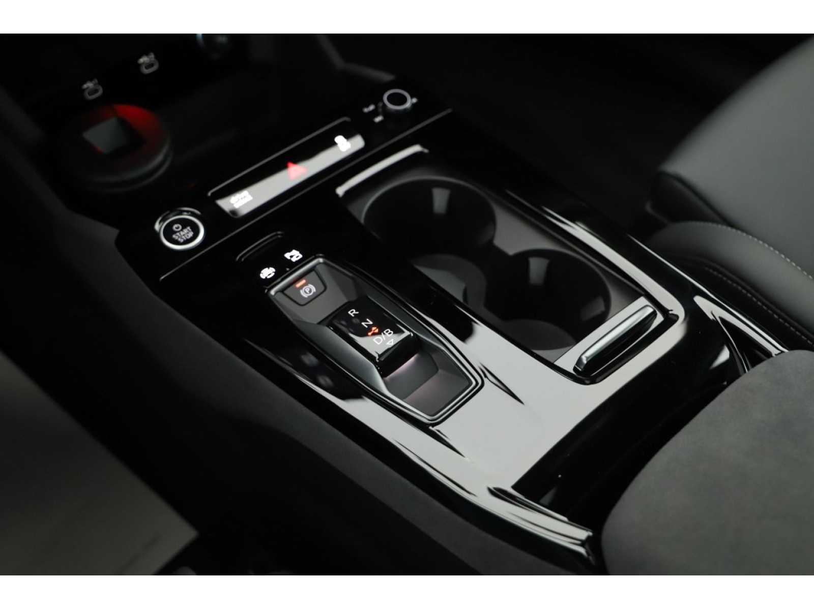 Audi - Q6 SUV e-tron_13