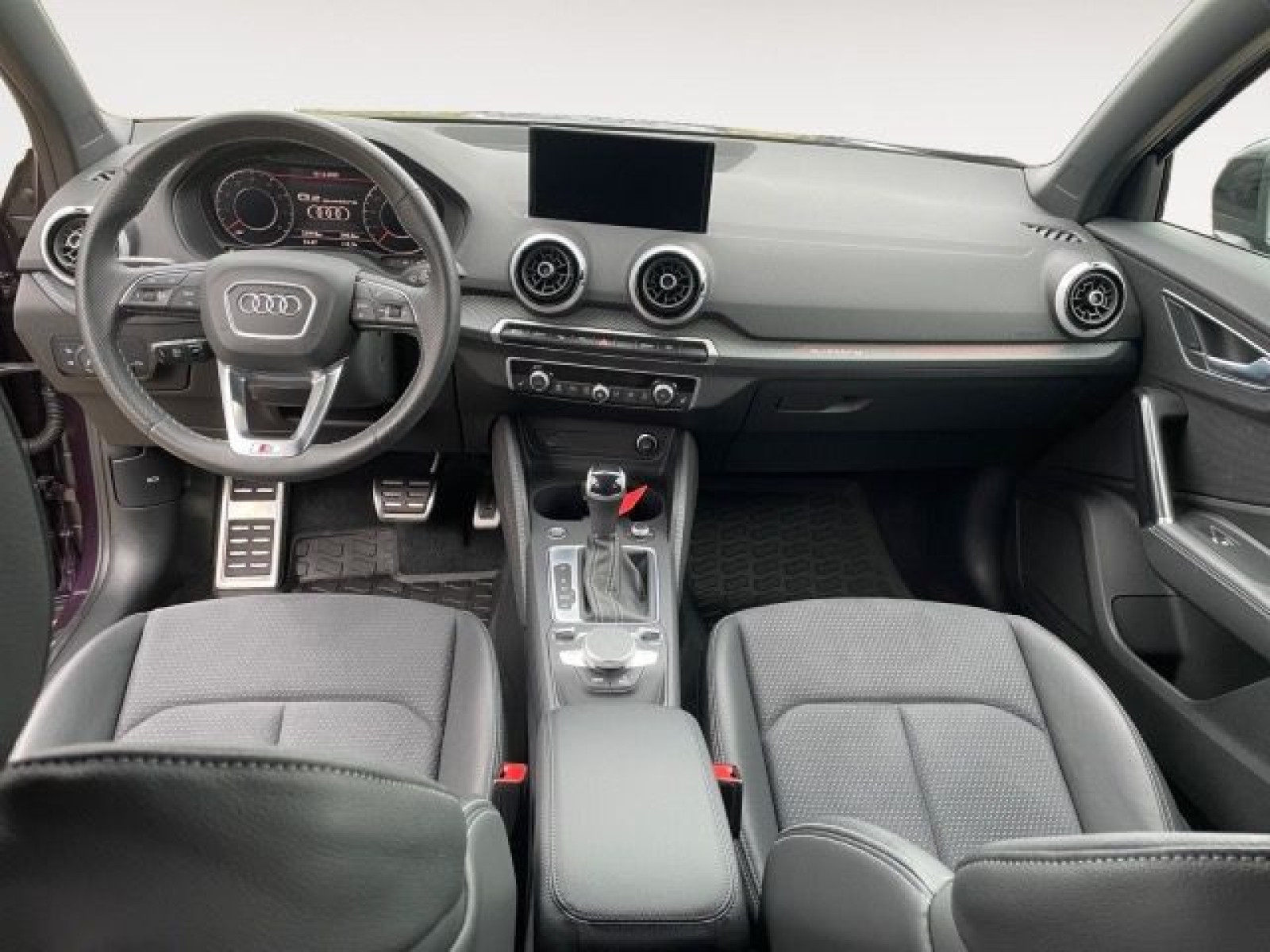 Audi - Q2_11
