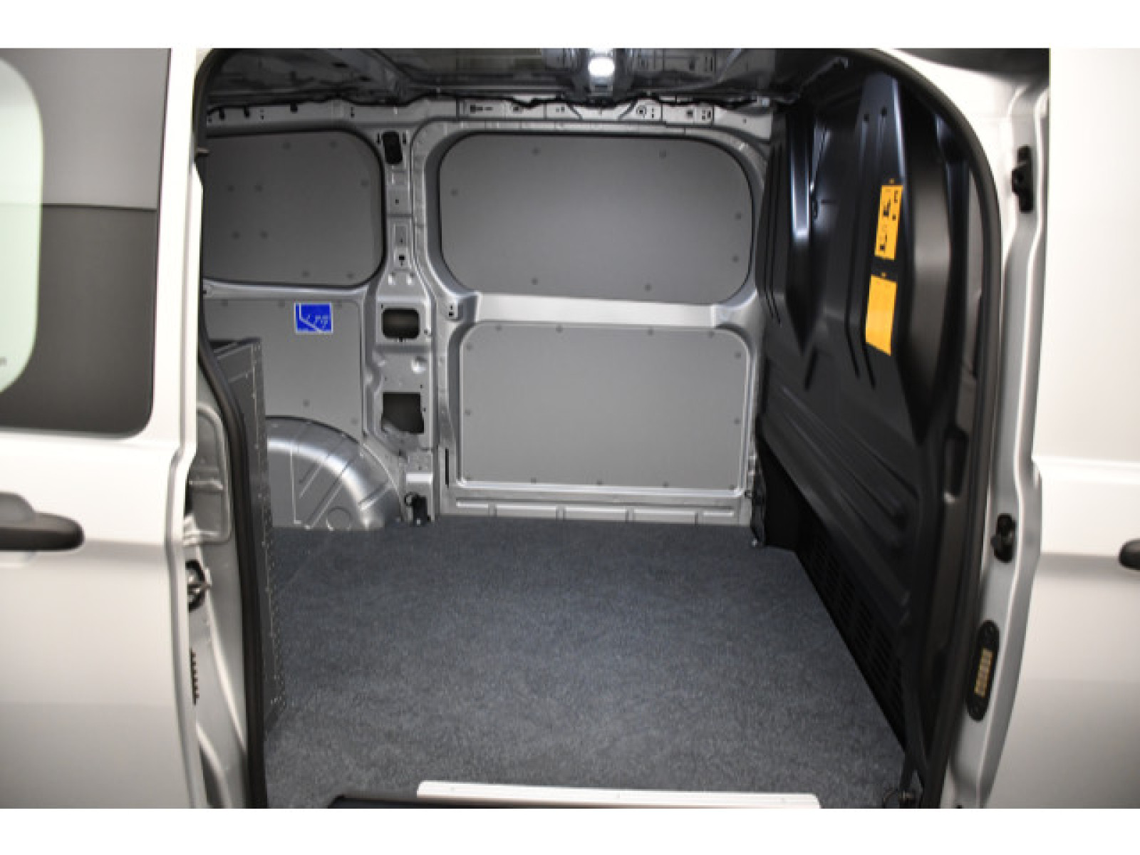 Volkswagen - New Transporter_11