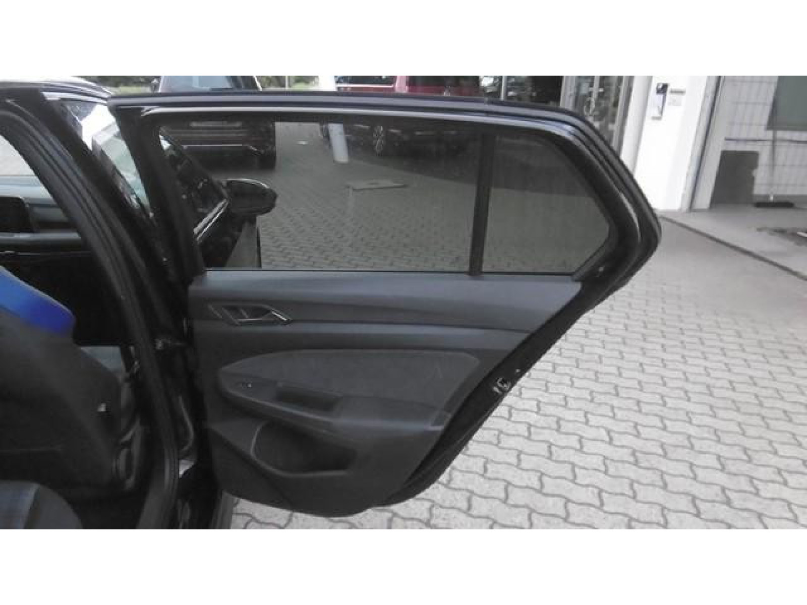 Volkswagen - Golf_16