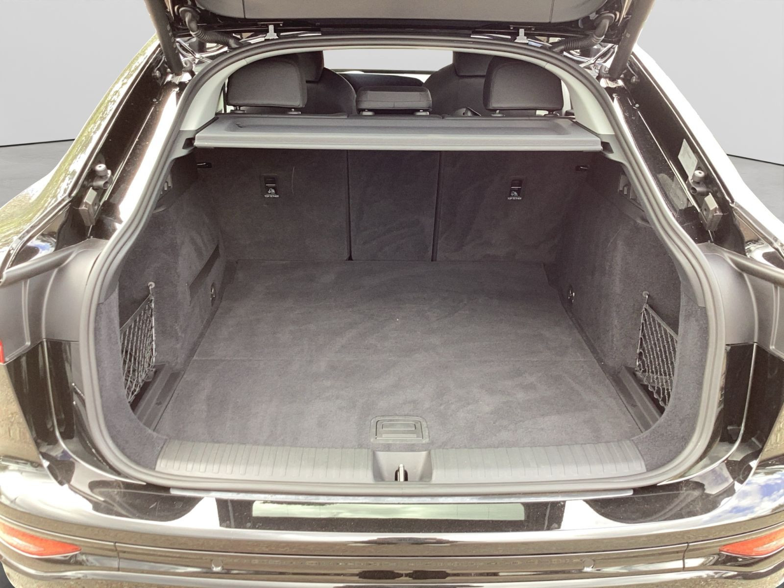 Audi - Q6 Sportback e-tron_18