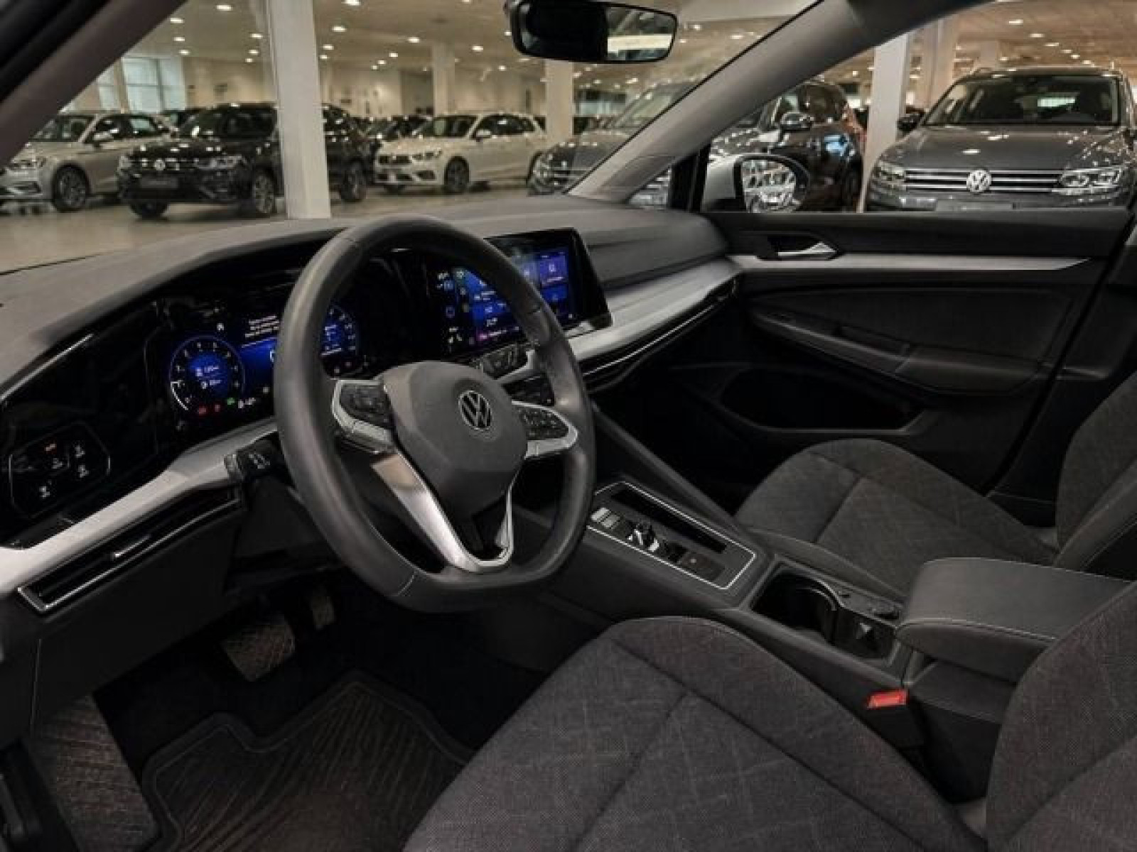 Volkswagen - Golf_5