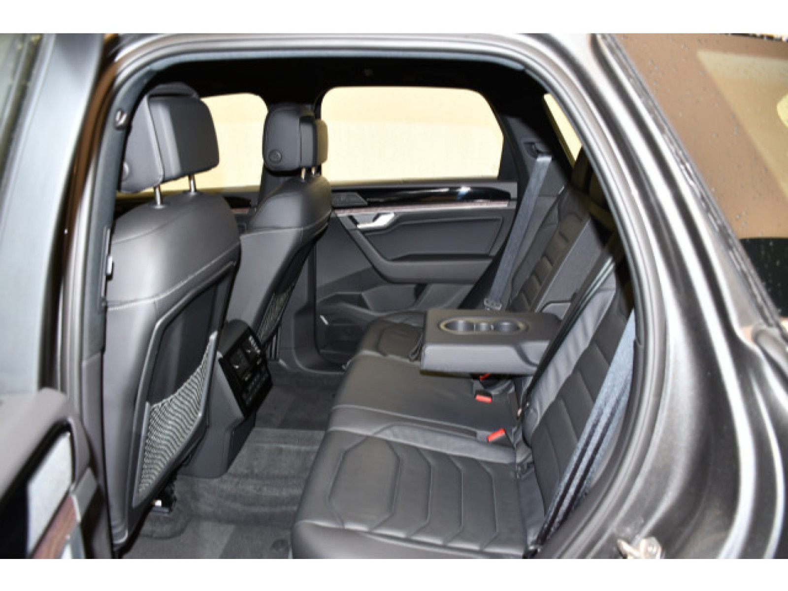 Volkswagen - Touareg_10