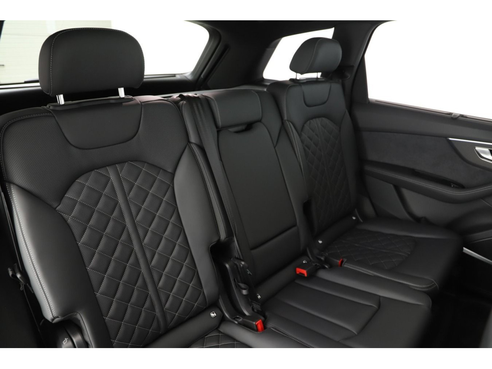 Audi - Q7_11