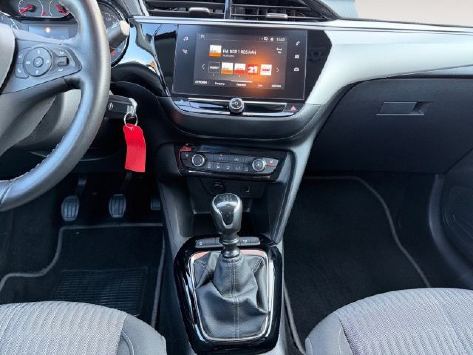 Opel - Corsa_12