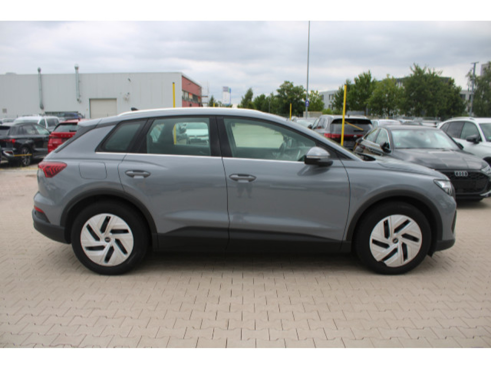 Audi - Q4 e-tron_8