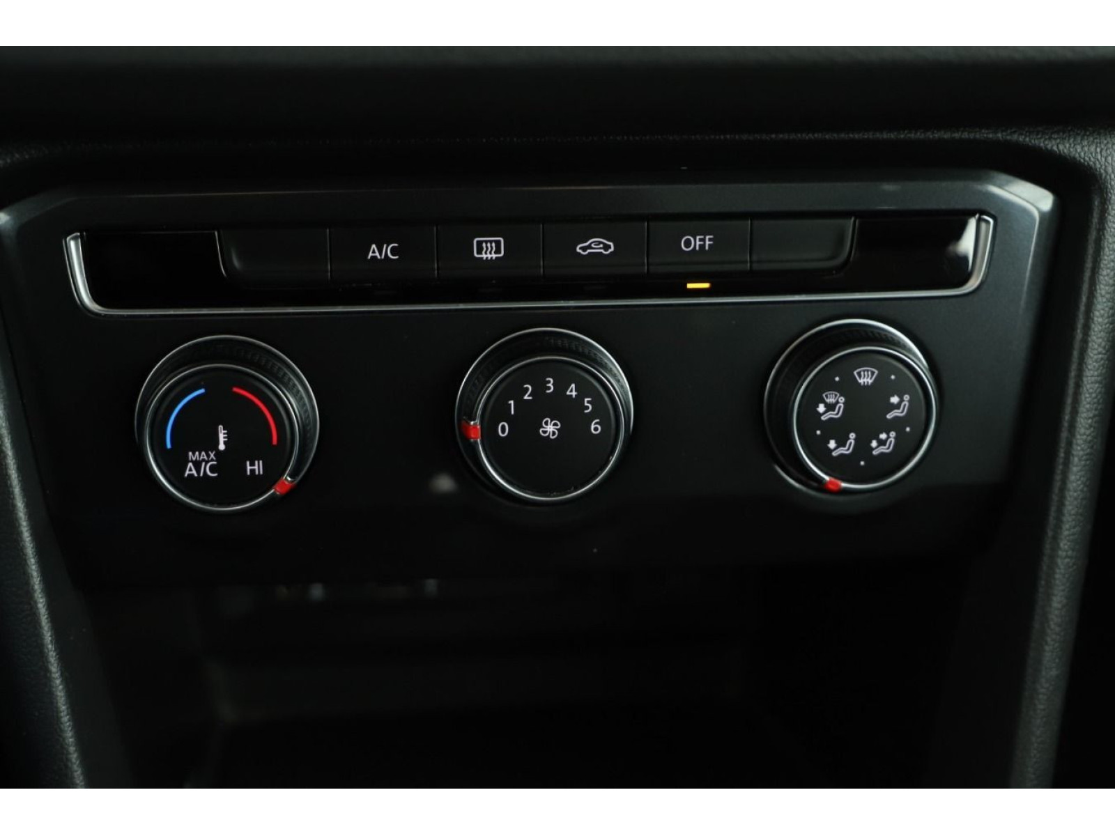Volkswagen - Tiguan_11