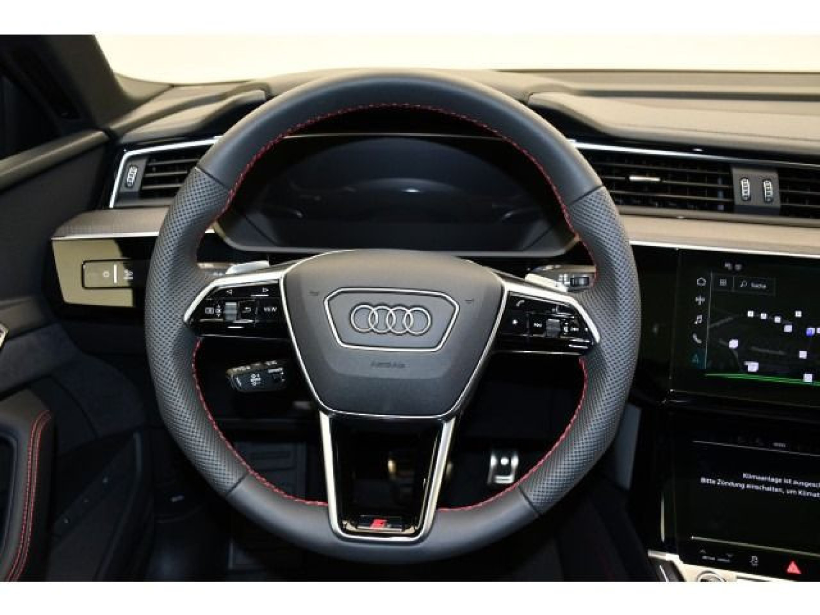 Audi - Q8_5