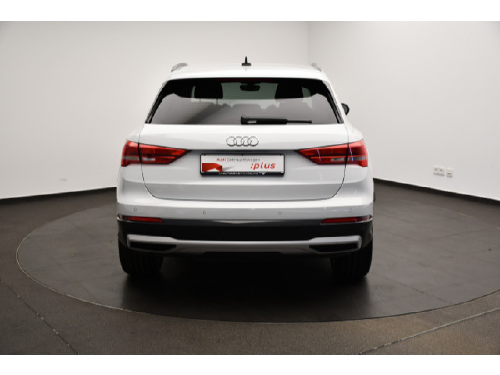Audi - Q3_22