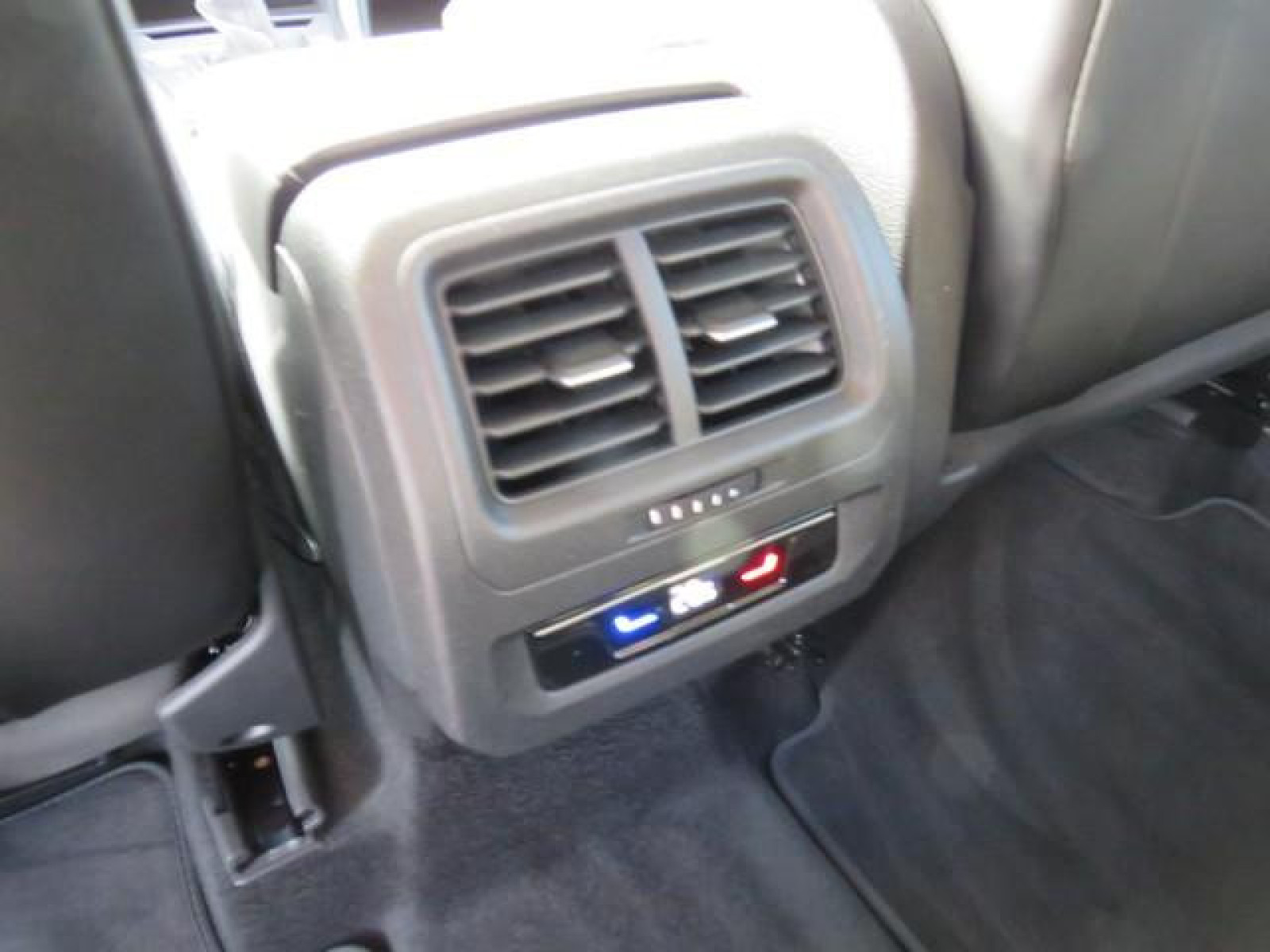 Volkswagen - Touran_20