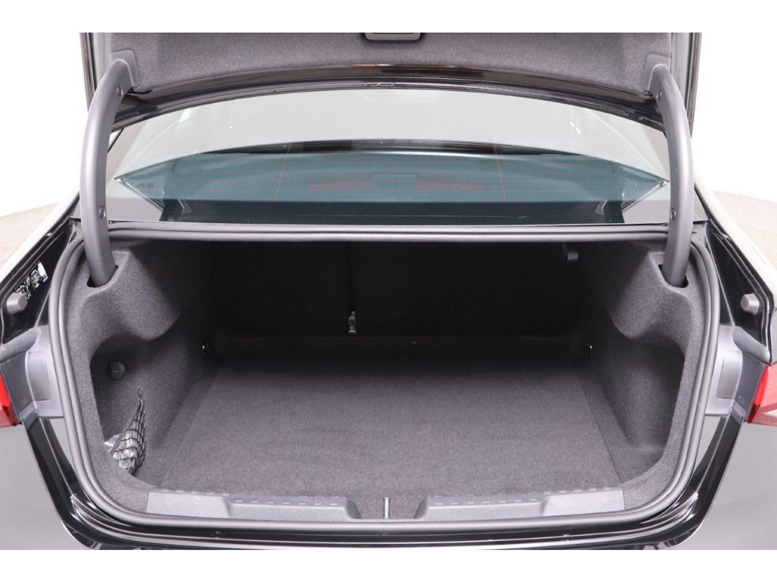 Audi - A3 Limousine_16