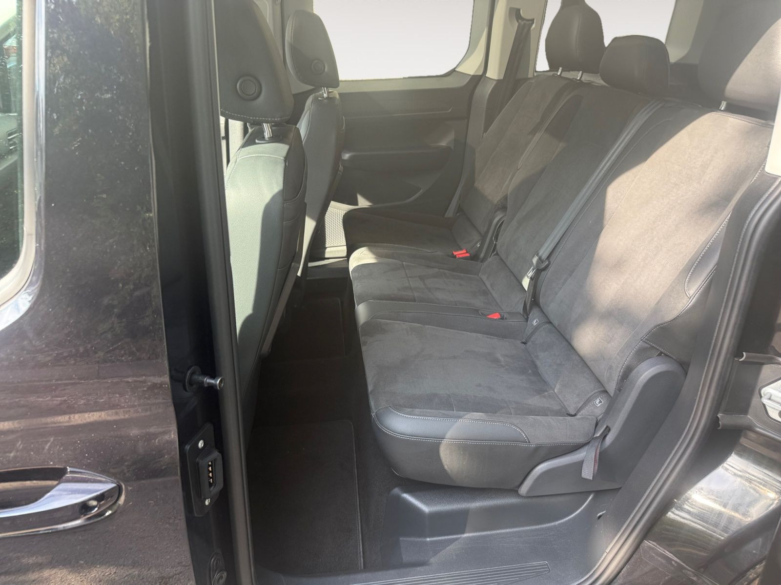 Volkswagen - Caddy_14