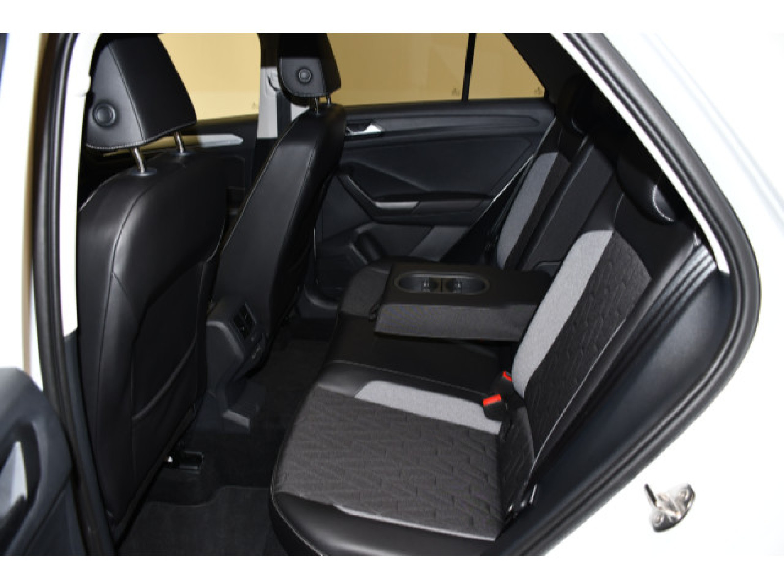 Volkswagen - T-Roc_9