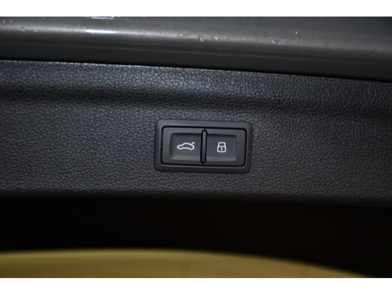 Audi - Q3_9