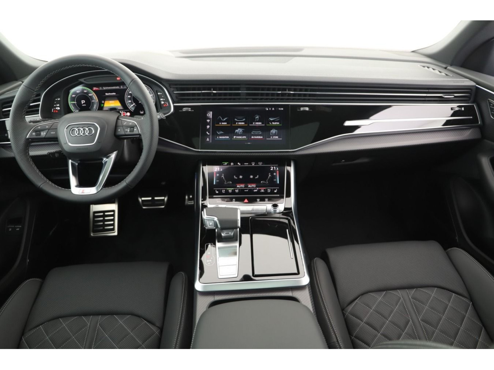 Audi - Q8_11