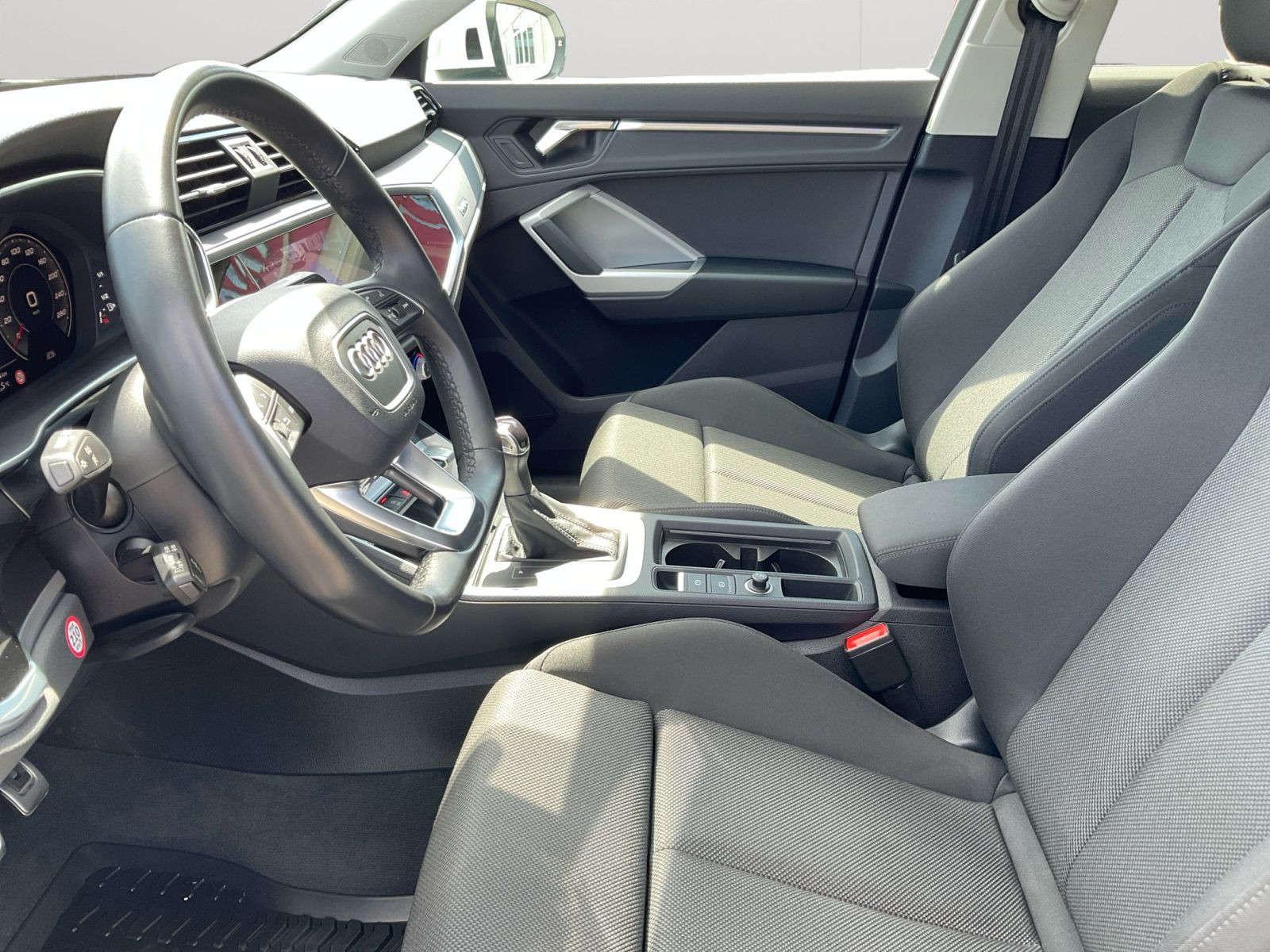 Audi - Q3 Sportback_10