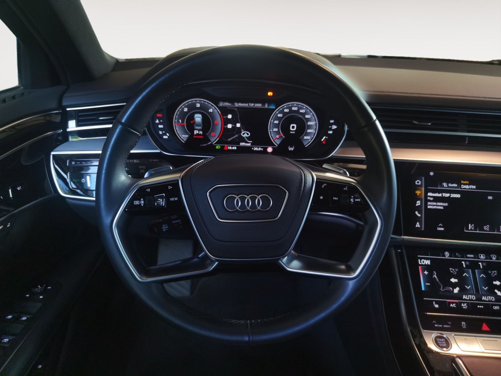 Audi - A8_13