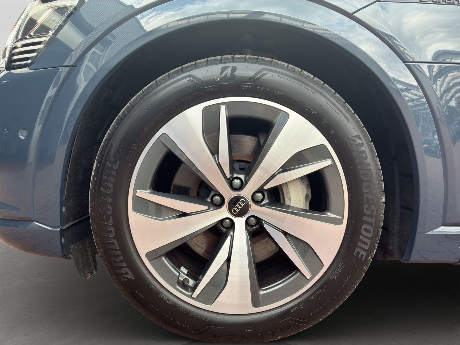 Audi - Q8 e-tron_16