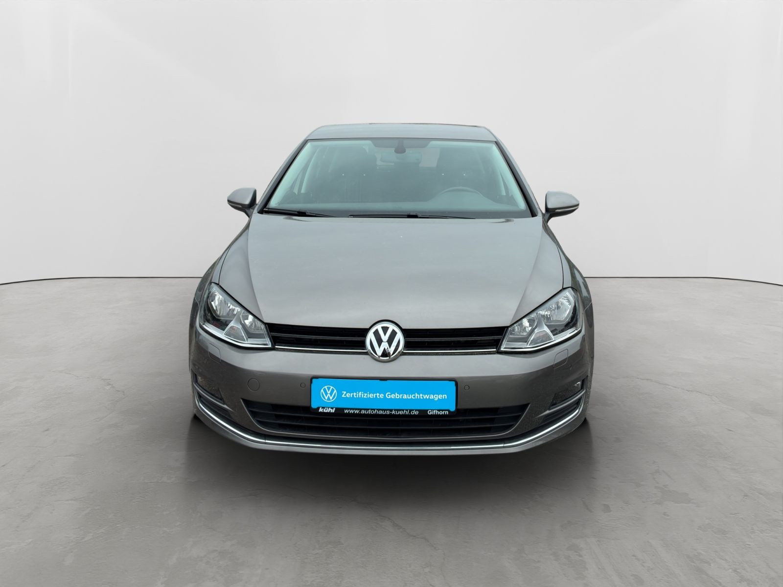 Volkswagen - Golf_8