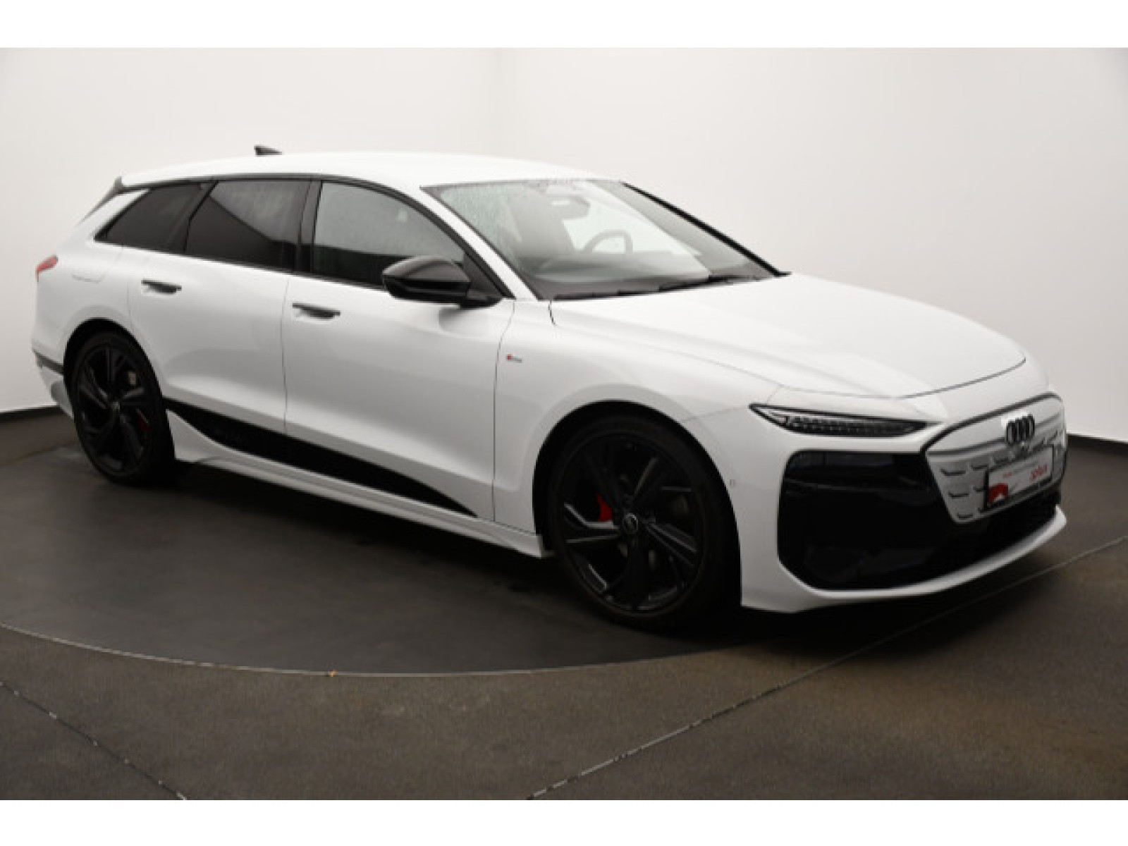 Audi - A6 Avant e-tron_17