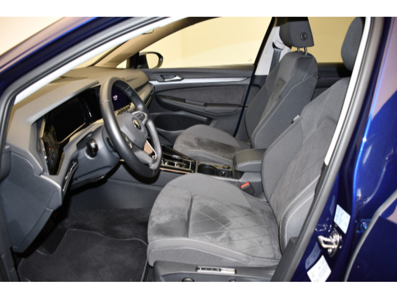 Volkswagen - Golf_4