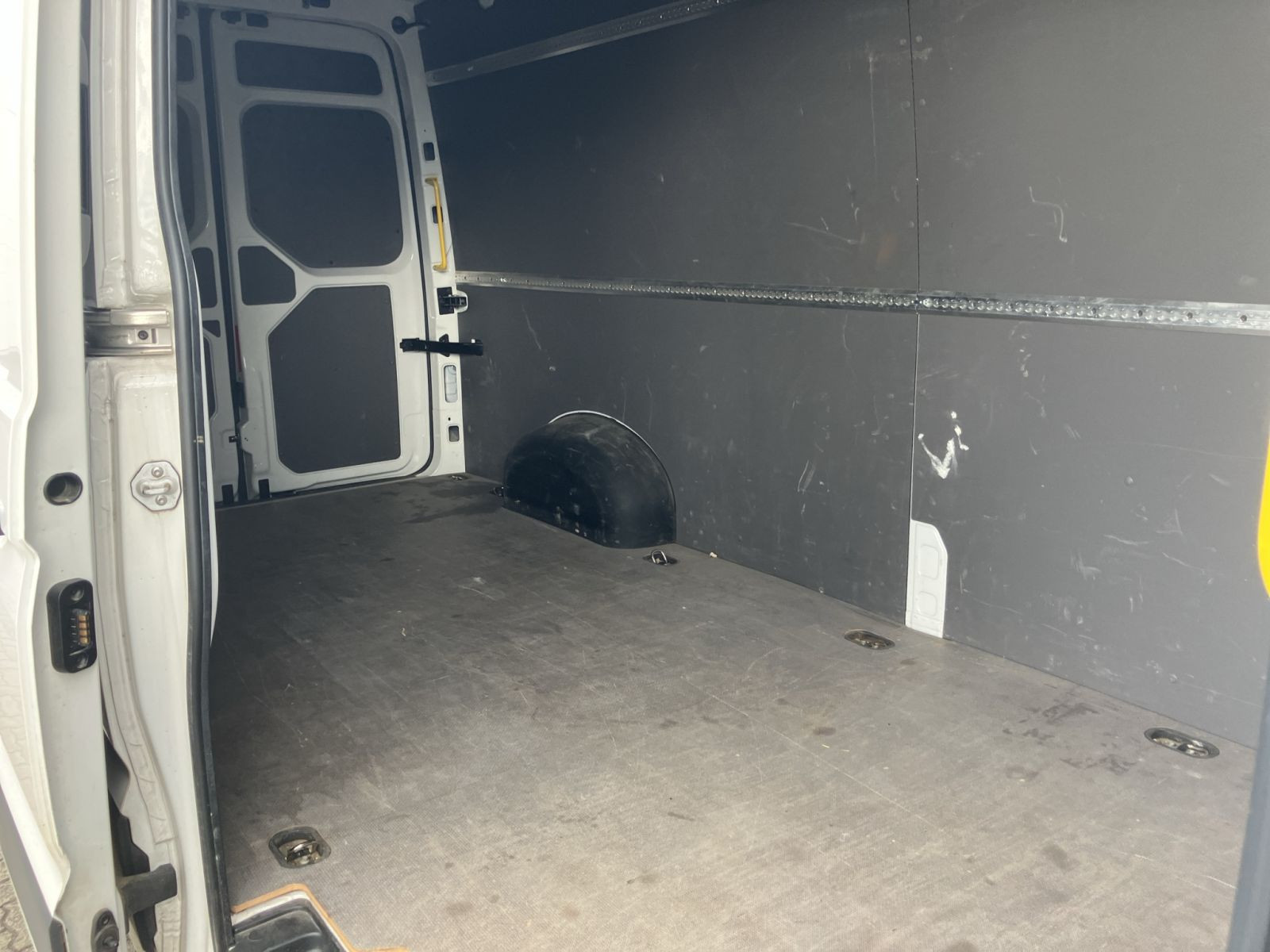 Volkswagen - Crafter_17