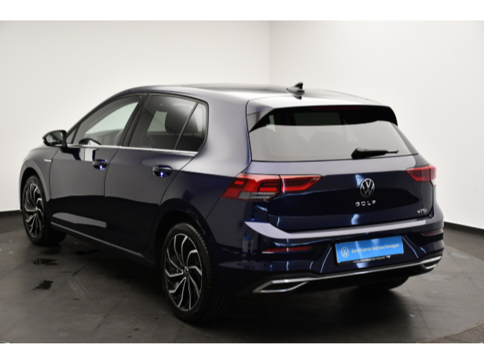 Volkswagen - Golf_17